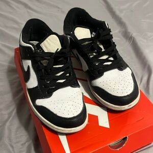Nike dunks low